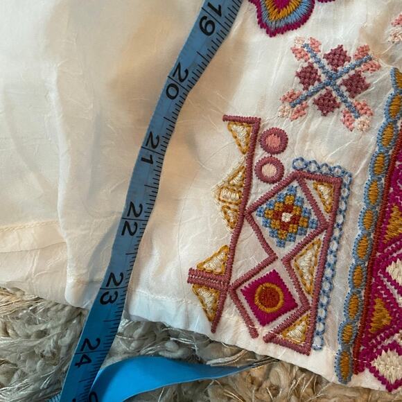 Johnny Was White Embroidered Floral V Neck Blouse Small - Picture 6 of 6